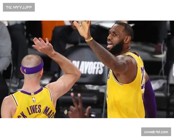 战术深度：掘金如何通过连续高位手递手破解火箭的无限换防